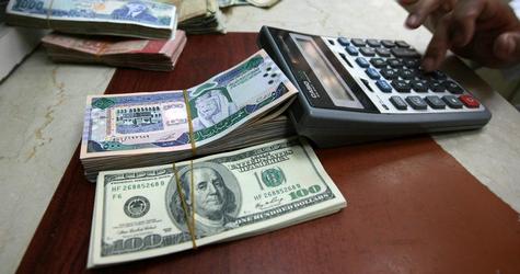 الدولار يتراجع فى ظل ارتفاع الأصول عالية المخاطر بفضل الآمال بتحفيز جديد