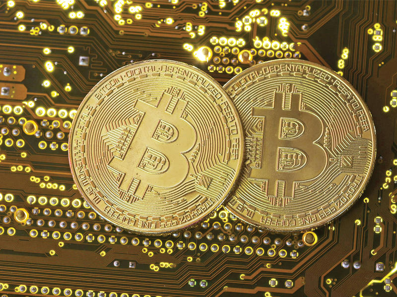 بتكوين تنخفض بأكثر من 5% لتبلغ أدنى مستوى لها منذ نهاية سبتمبر