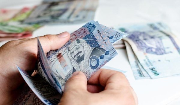 بالاسماء "مال" ترصد .. 1.94 مليار رواتب ومكافآت كبار التنفيذيين في الشركات المساهمة عن 2020 ..