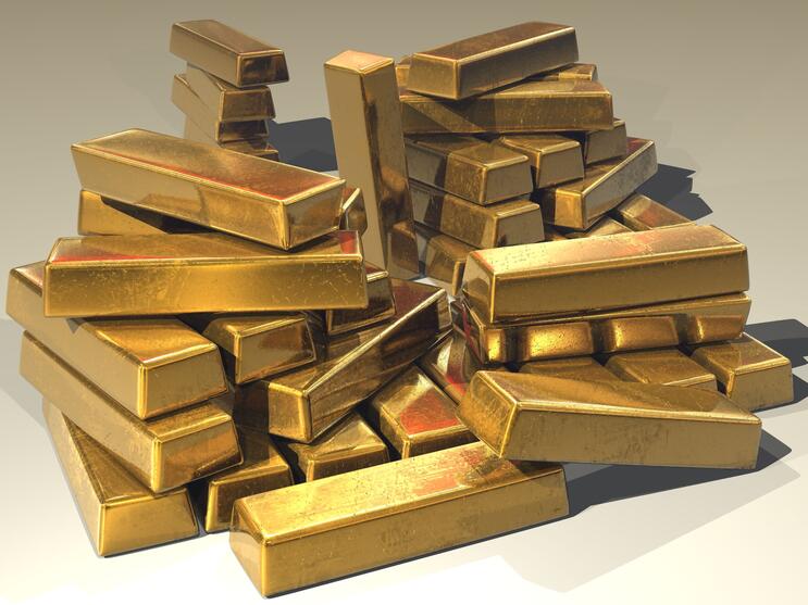 الذهب يهبط لأدنى مستوى في شهرين مع استمرار صعود الدولار