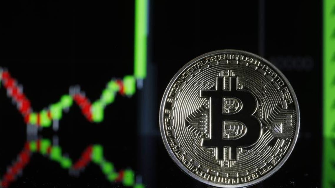 بتكوين تتراجع 12.1% وتفقد ثلث قيمتها من أعلى ذروة لها