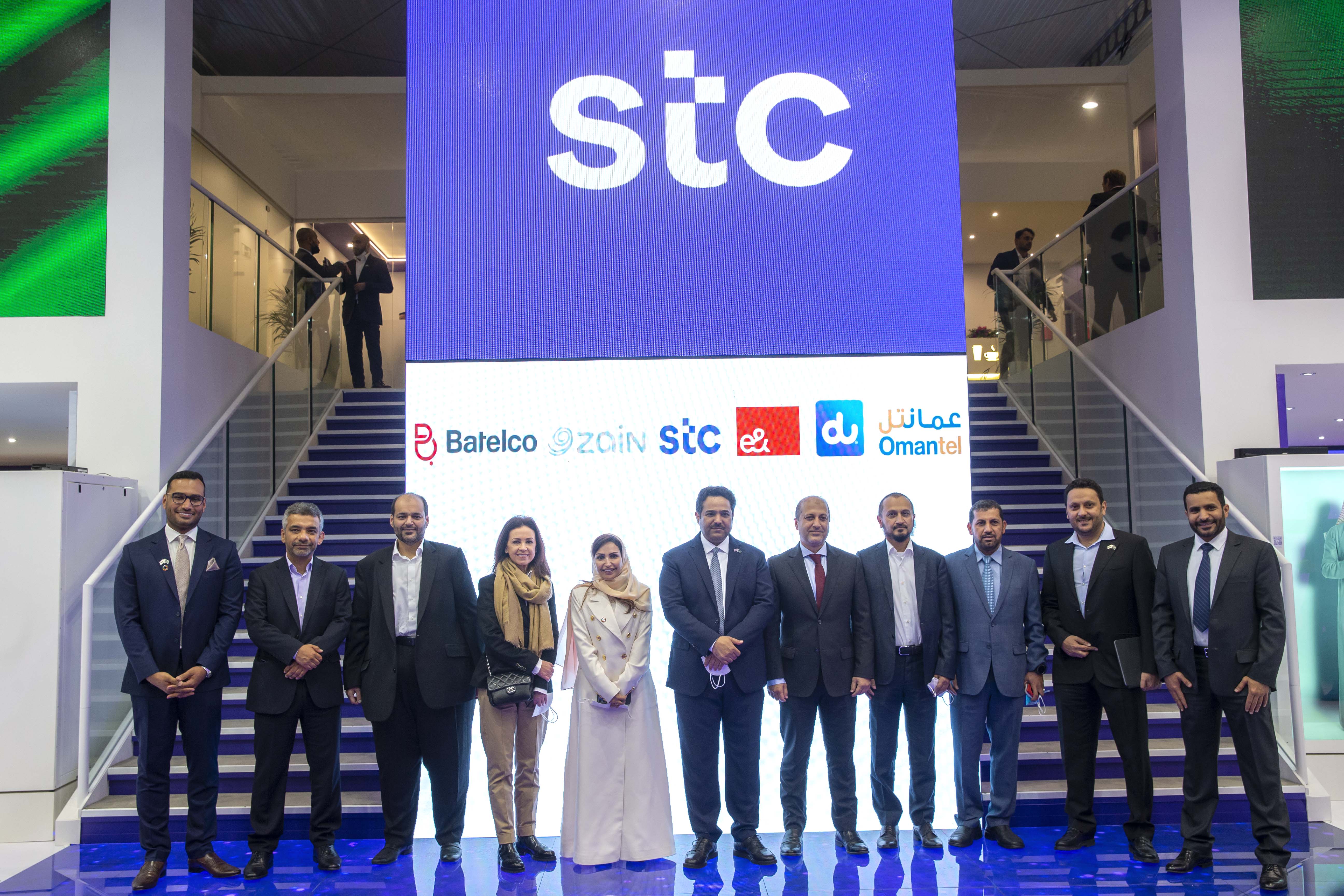 تعاون استراتيجي خليجي مشترك بين stc و"اتصالات (e&)" و"زين" و"بتلكو" و"دو" و"عمانتل" لتعزيز