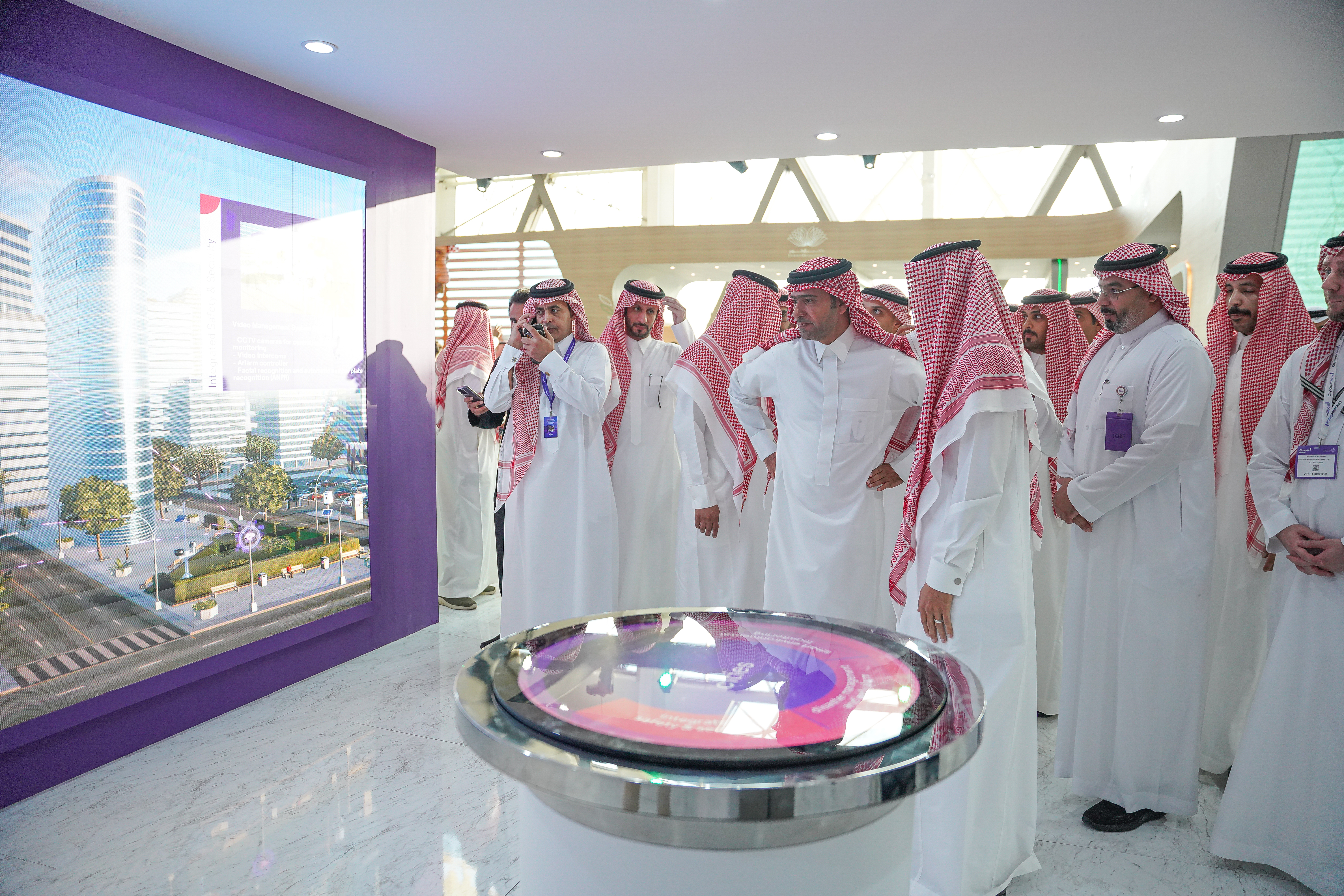 stc تستعرض المدينة الذكية square رائدة المستقبل الرقمي في قلب الرياض