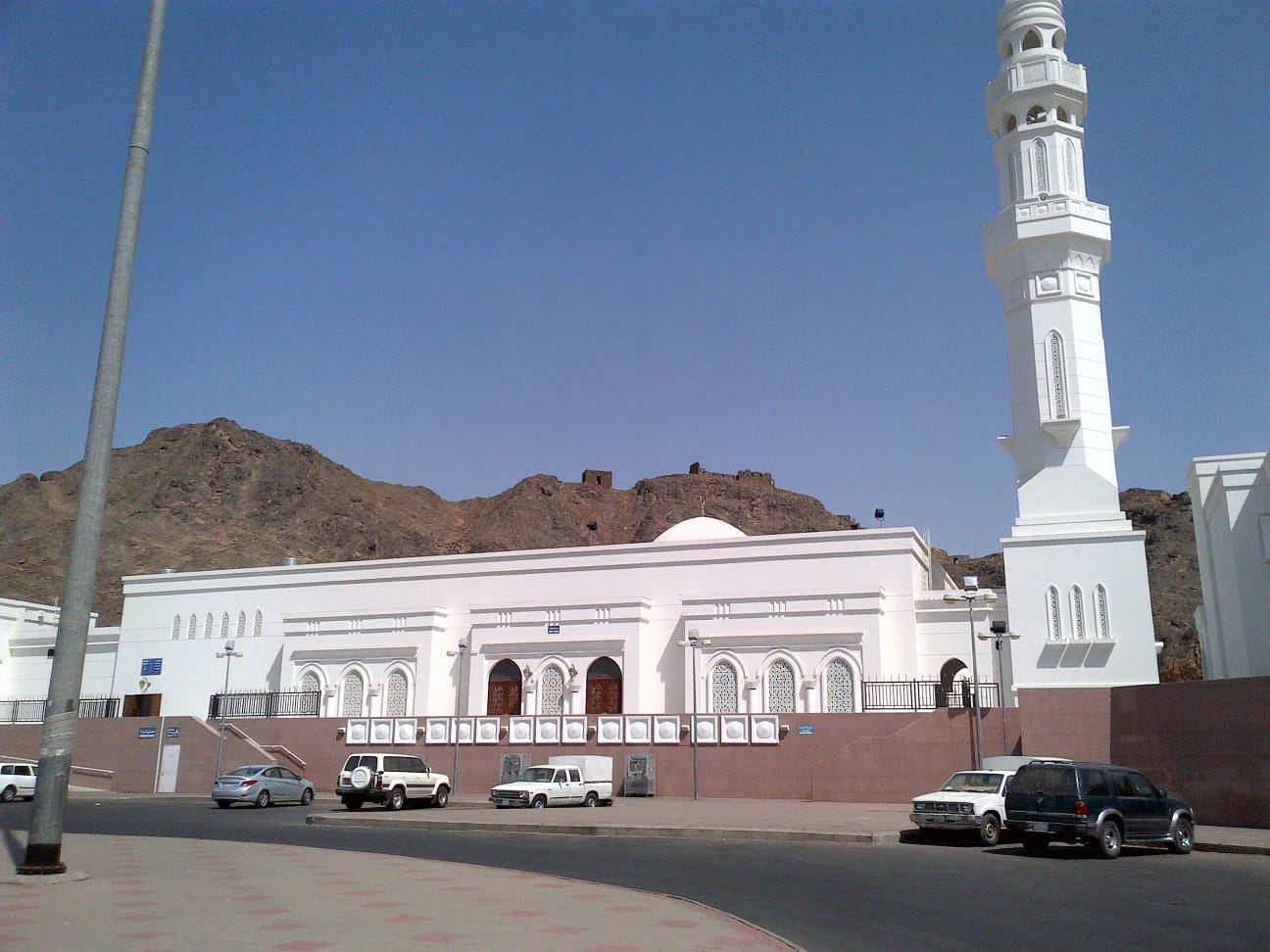 (المساجد السبعة) ارتبطت بالسيرة النبوية وتبرز معالم العمارة الإسلامية