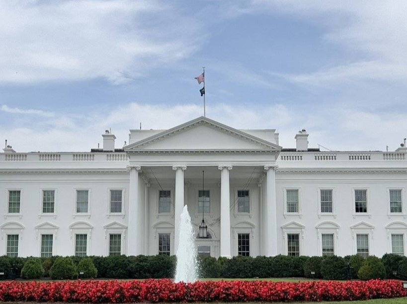 البيت الأبيض: نعمل على 24 صفقة تجارية خارجية
