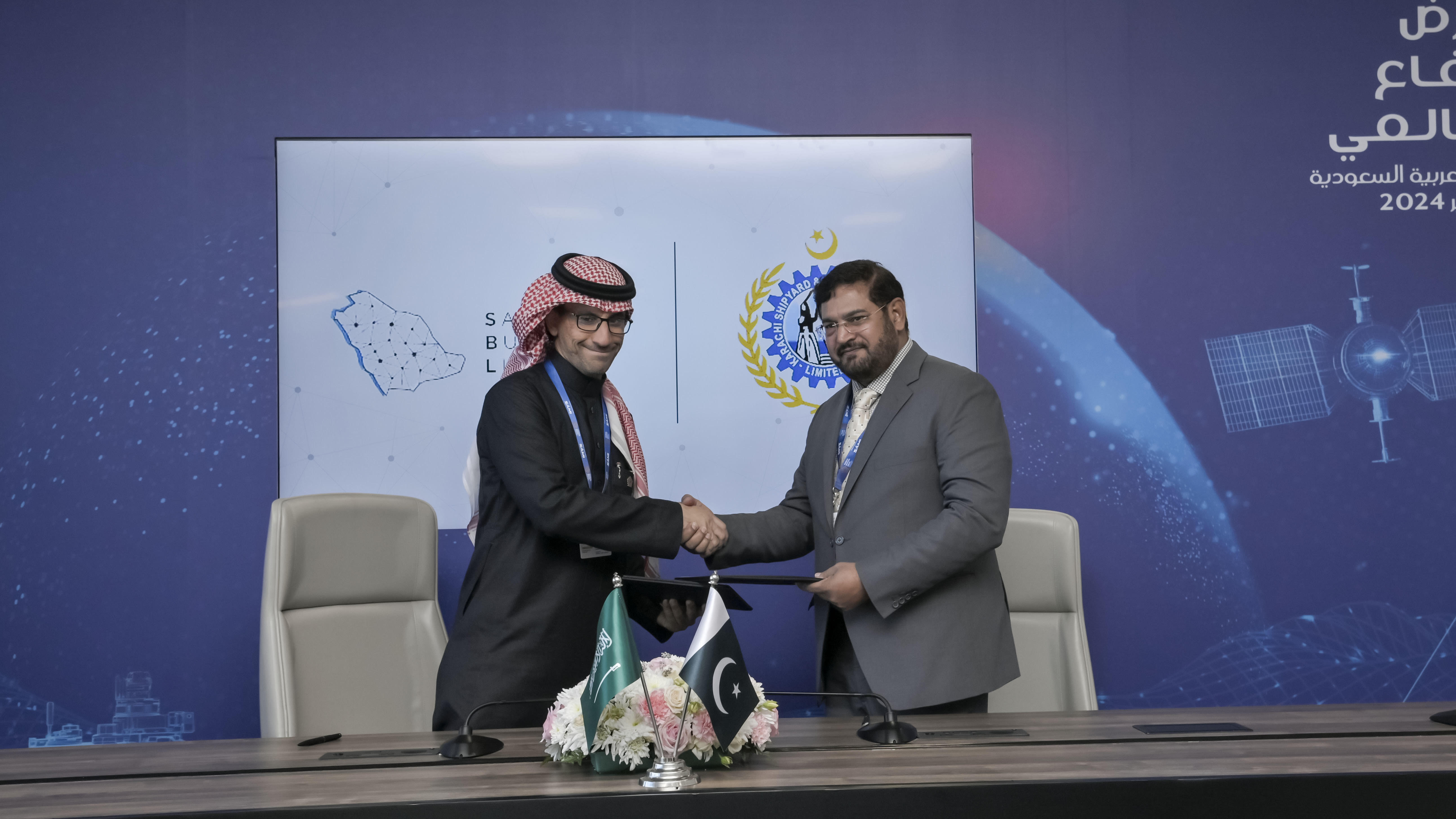 "كراتشي لبناء السفن والأعمال الهندسية" ومجموعة سبل للاستثمار توقعان اتفاقية وكالة في معرض الدفاع الع