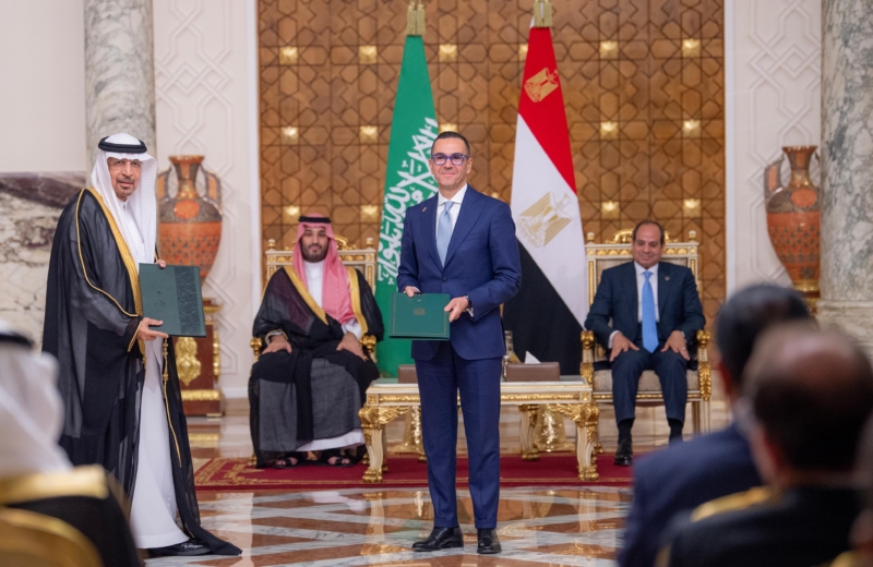 ولي العهد والرئيس المصري يشهدان توقيع محضر تشكيل مجلس التنسيق الأعلى السعودي المصري واتفاقية تشجيع