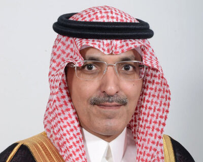 وزير المالية مقدما تقرير برنامج تطوير القطاع المالي: تفعيل دور التقنية المالية وزيادة حصة المدفوعات