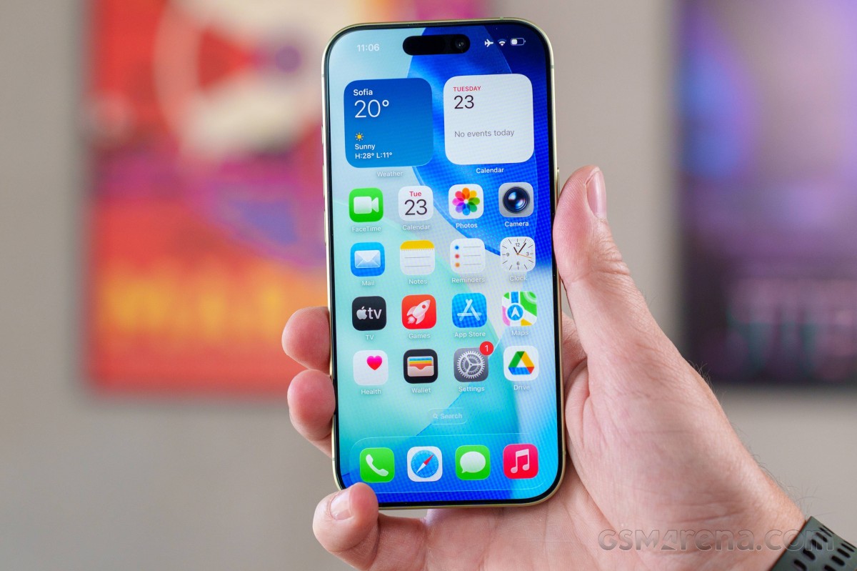 IDC: شحنات الهواتف الذكية العالمية ترتفع 1.5% مدعومة بالطلب على iPhone 17