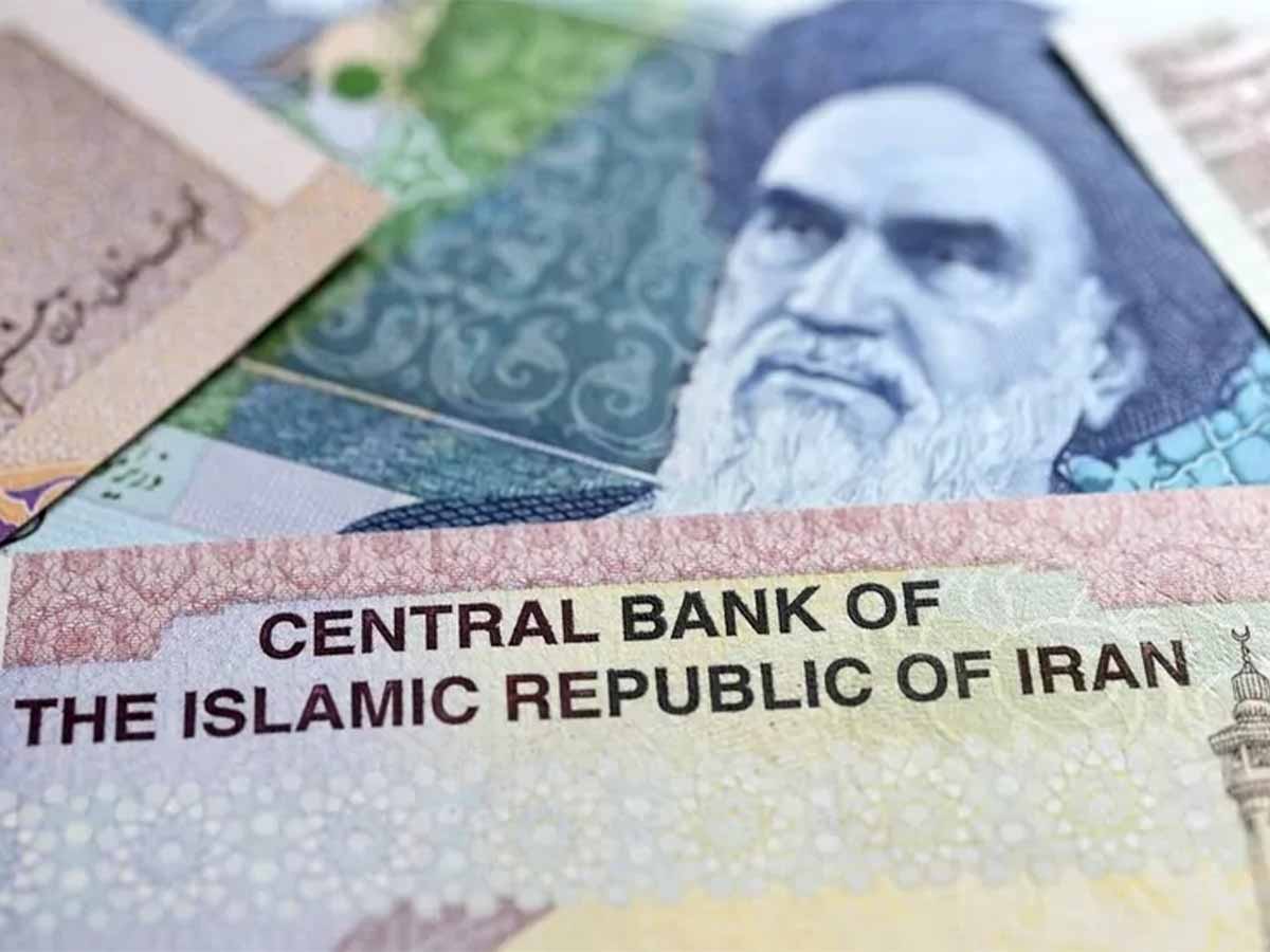 العملة الإيرانية تهبط لمستوى غير مسبوق مقابل الدولار