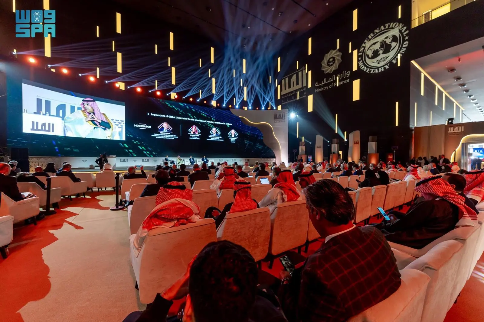 محافظ البنك المركزي السعودي: تثبيت ربط الريال بالدولار حافظ على استقرار الأسعار