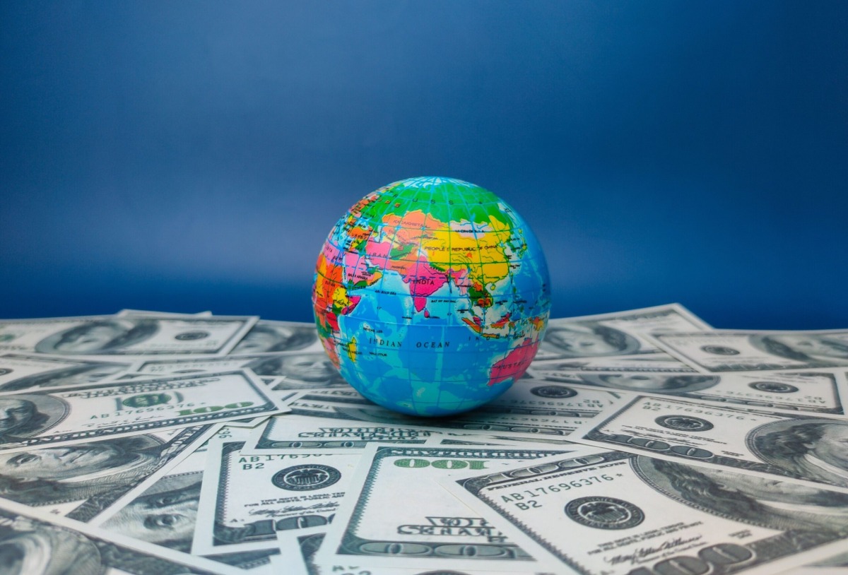 (Fitch): Middle East Crisis Will Shrink Global Economy by 0.8% in 2026