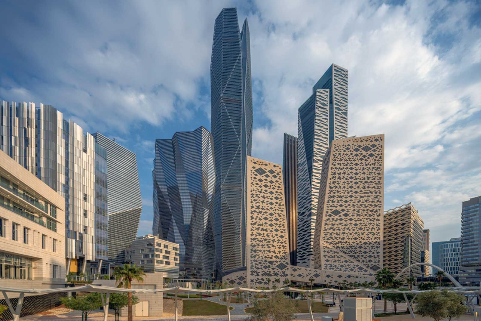 استراتيجية صندوق الاستثمارات العامة: 7 أهداف حتى 2030