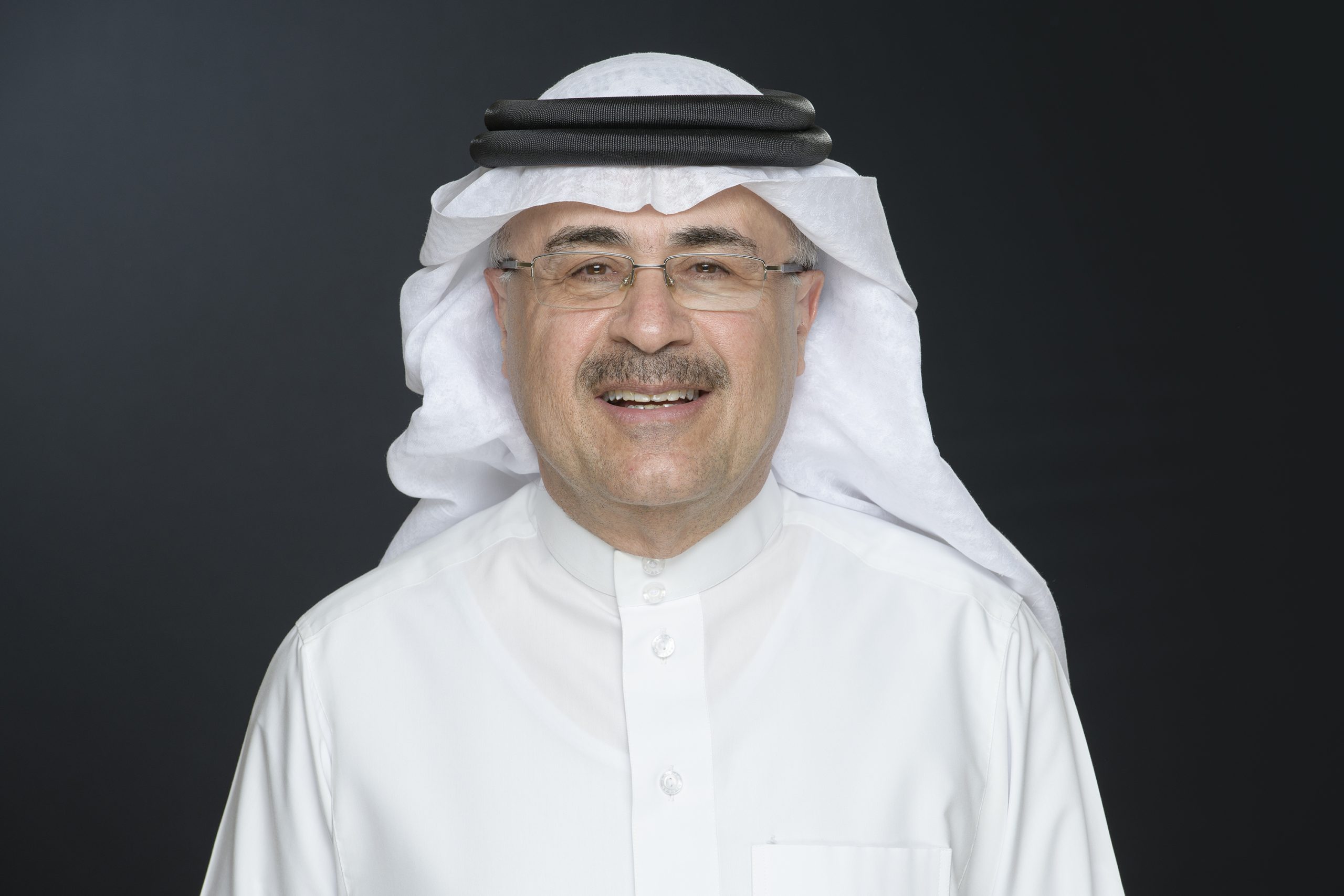 رئيس "أرامكو": سوق النفط ستخسر نحو 100 مليون برميل أسبوعيا إذا ظل مضيق هرمز مغلقا