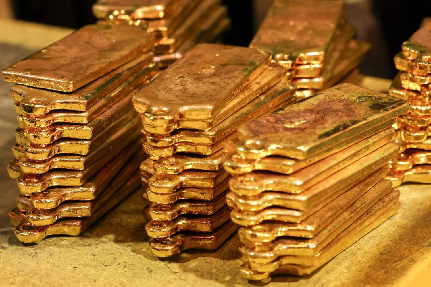 China's gold reserves fall to $340.75 billion