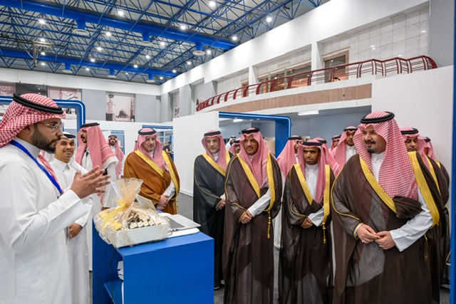 أمير المدينة يدشن ملتقى التوظيف والمعرض المهني الأول في جامعة طيبة .. ويشهد توقيع عدد من الاتفاقيات