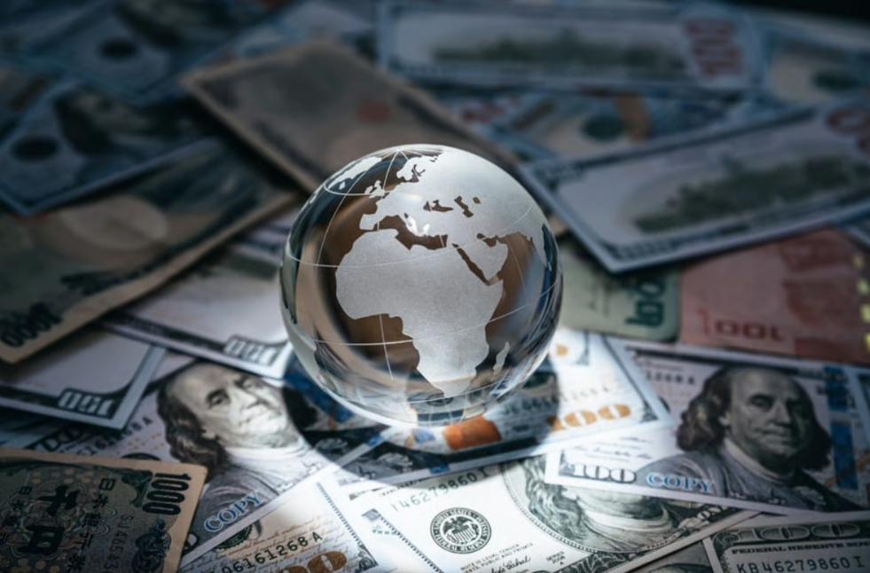 (فيتش): البنية التحتية الرقمية والطاقة ونمو الأسواق الخاصة تعيد تشكيل الائتمان العالمي