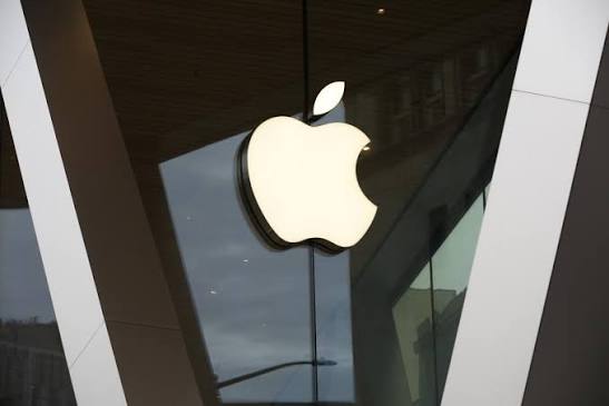 "أبل" تعلن عن ميزة مخفيه في iOS 27 تمنح مستخدمي آيفون تجربة إملاء صوتي ذكية