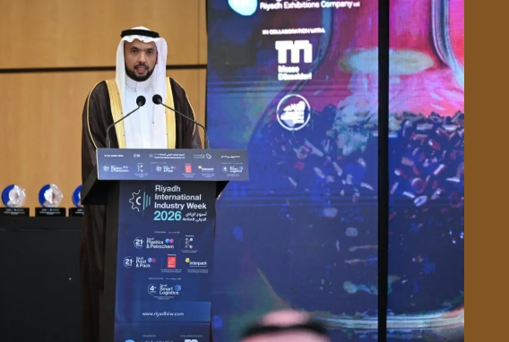 وزارة الصناعة : إصدار 1660 رخصة صناعية جديدة باستثمارات تتجاوز 76 مليار ريال و 1200 مصنع يدخلون