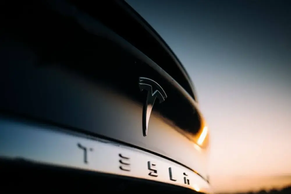 Tesla Enters European Energy Storage Race with $5 Billion Deal