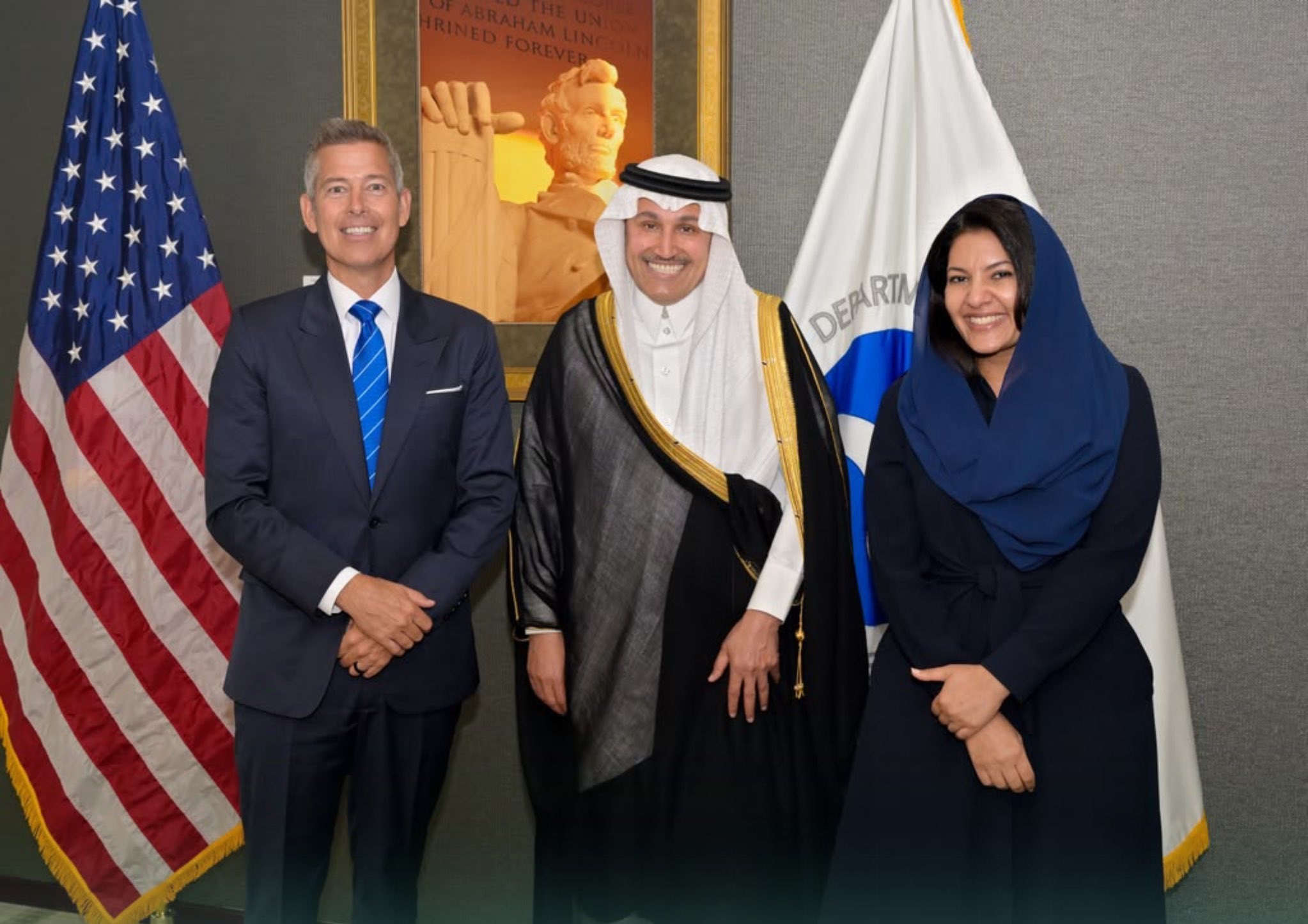 وزير النقل يبحث في أمريكا التعاون في قطاعات النقل والخدمات اللوجستية والطيران