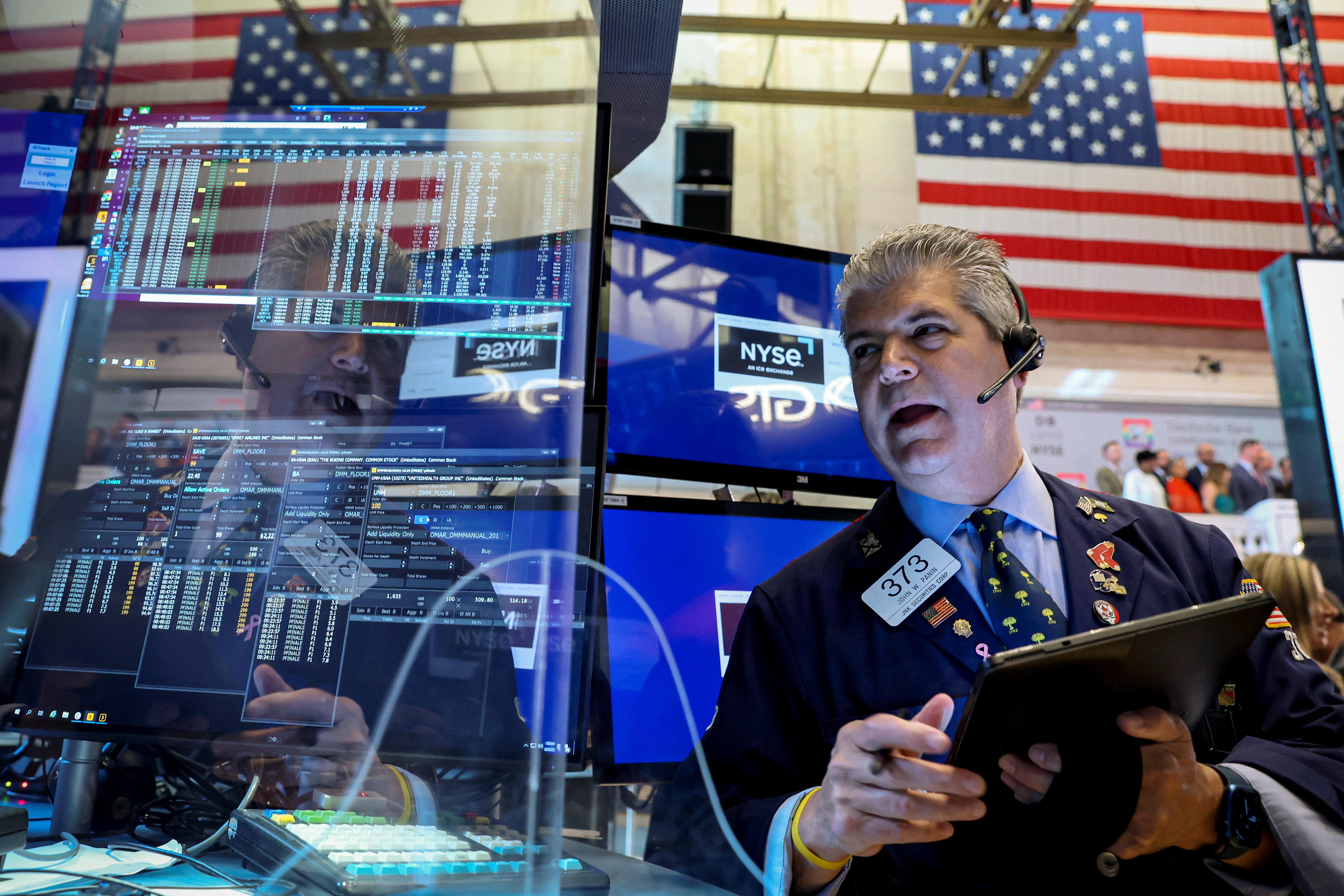 S&P 500 ends lower; chips tumble and Moderna rallies
